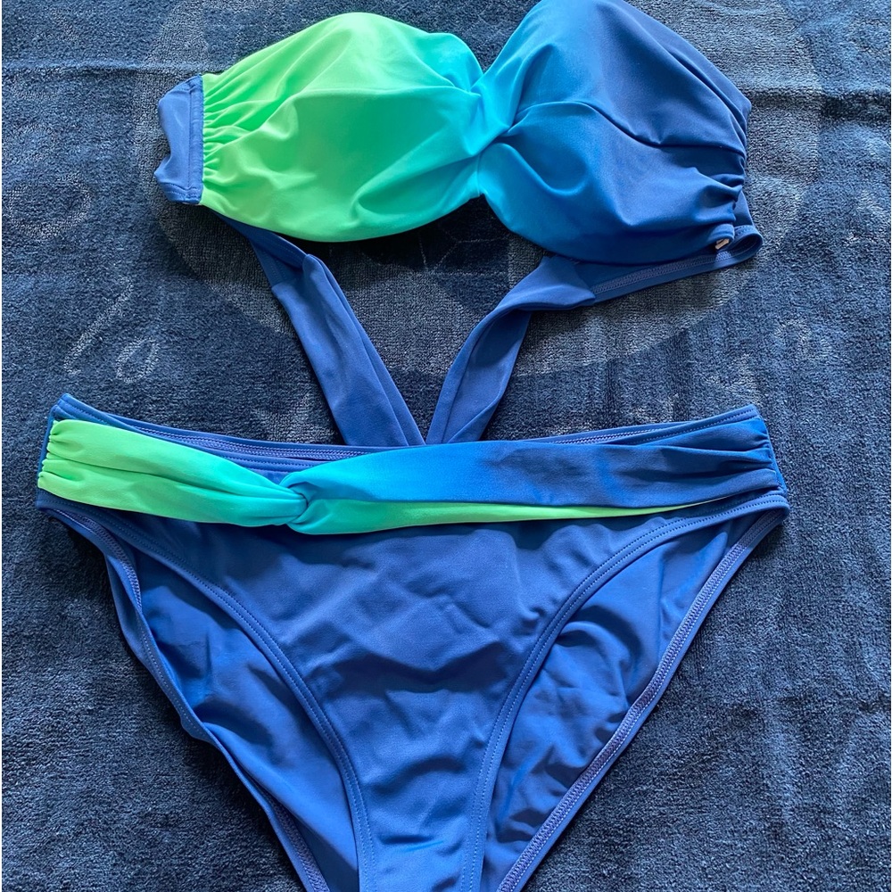Venus bikini